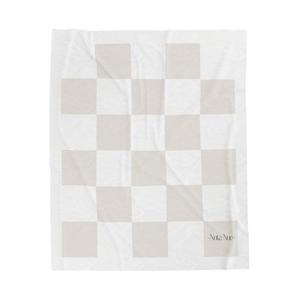 Cozy Velveteen Plush Blanket - Soft Checkered Design for Comfort & Style